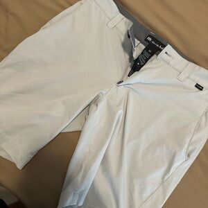 Travis Matthew Men's Lightweight Gray Golf Shorts - size 30